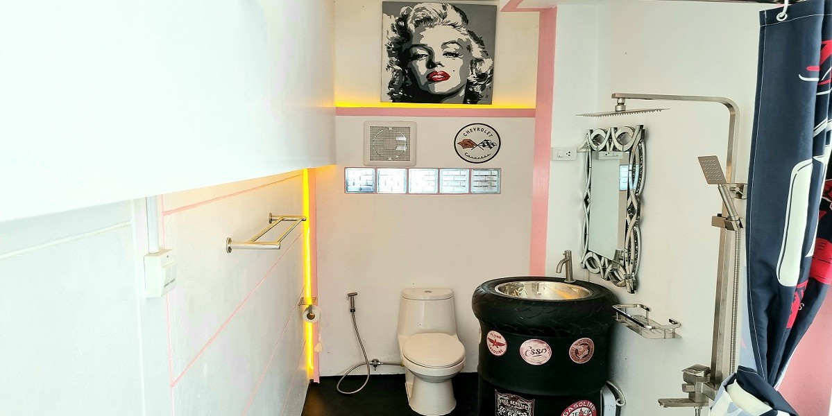 bathroom airstream
